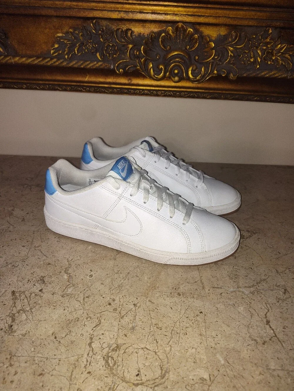 Nike crisp white